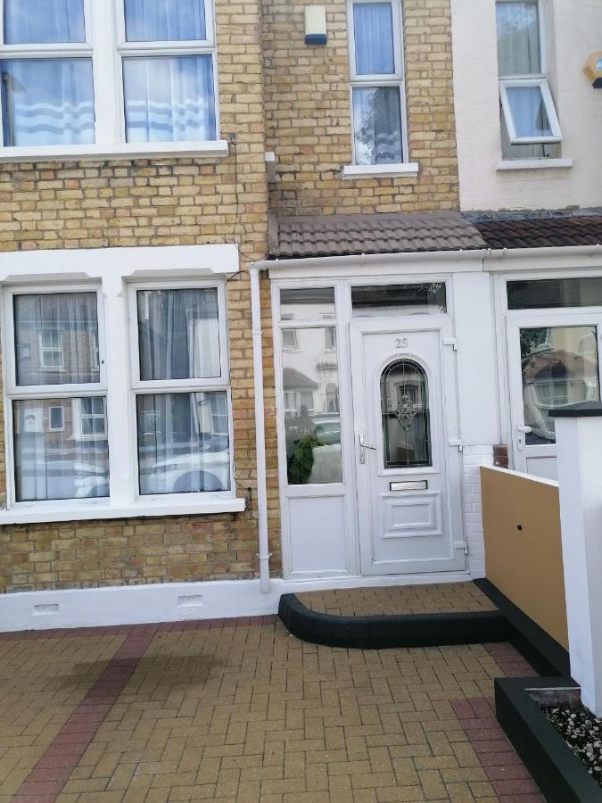 Fbs Homestay Norwood 외부 사진